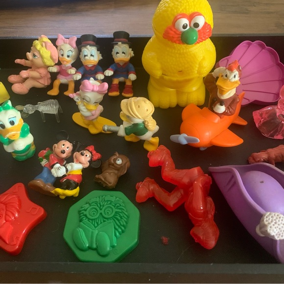 Kids meal toys lot Disney Donald Miss Piggy And More Vintage - Picture 2 of 9
